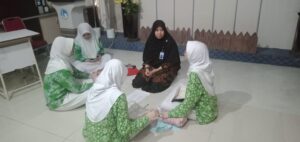 Eksplorasi Manfaat Belajar Al-Qur’an Secara Berkelompok di SMP Islam Al-Azhar 24 Makassar