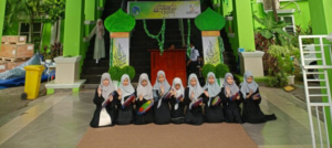 Persembahan Tari Saman pada pembukaan Semarak Ramadhan sebagai bentuk cinta Murid SMPIA Al Azhar 24 Makassar akan keragaman budaya Indonesia