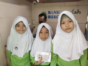 Gerakan Menabung Sejak Dini: Kolaborasi SD Islam Al Azhar 34 Makassar dan KB Bank Bukopin Syariah