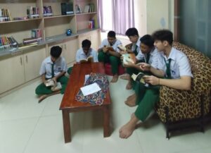 Membangun Budaya Literasi Membaca di Lingkungan Sekolah Al-Azhar 24 Makassar