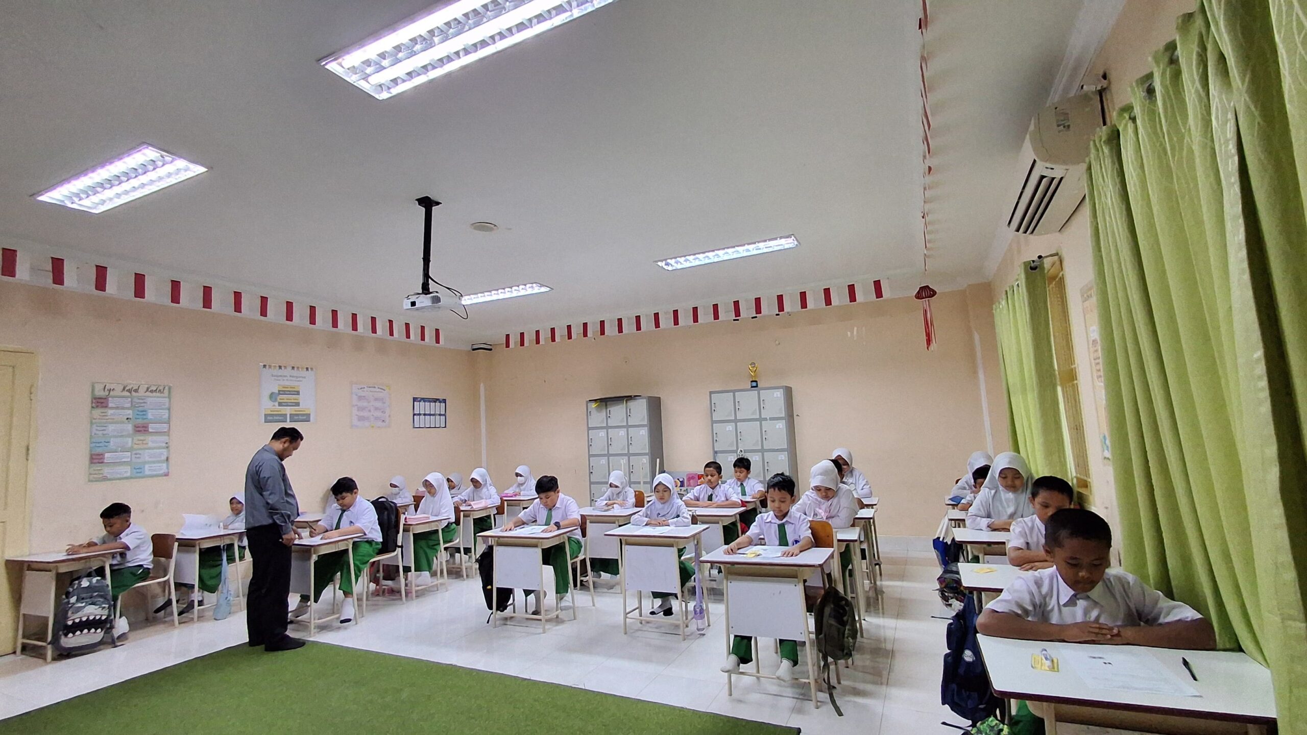 Penilaian Akhir Tahun (PAT) Asesment Sumatif Akhir Semester (ASAS) SD Islam Al Azhar 34 Hertasning Makassar: Evaluasi Mendalam Prestasi Siswa