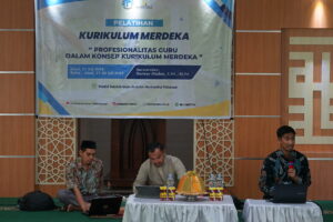 Pelatihan Implementasi Kurikulum Merdeka di SD Islam Al Azhar 34 Hertasning Makassar: Meningkatkan Kualitas Pendidikan