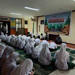 KEGIATAN PELEPASAN PERKAJU (Perkemahan Rabu, Kamis, Jumat) Di SMP Islam Al Azhar 24 Hertasning Makassar