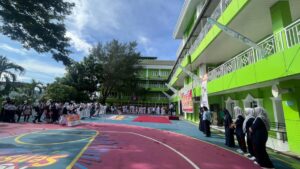 PEMBUKAAN ALTIF VOL.11 SMP ISLAM AL AZHAR 24 HERTASNING MAKASSAR
