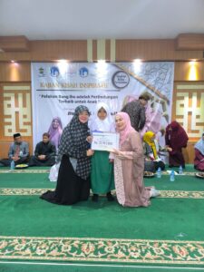Berbagi Kasih: Donasi Murid SD Islam Al Azhar 34 Makassar untuk Palestina dan Tuna Netra