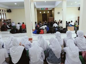 Pembukaan Kegiatan OSS(Orientation Social Study) SMP Islam Al Azhar 24 Hertasning Makassar