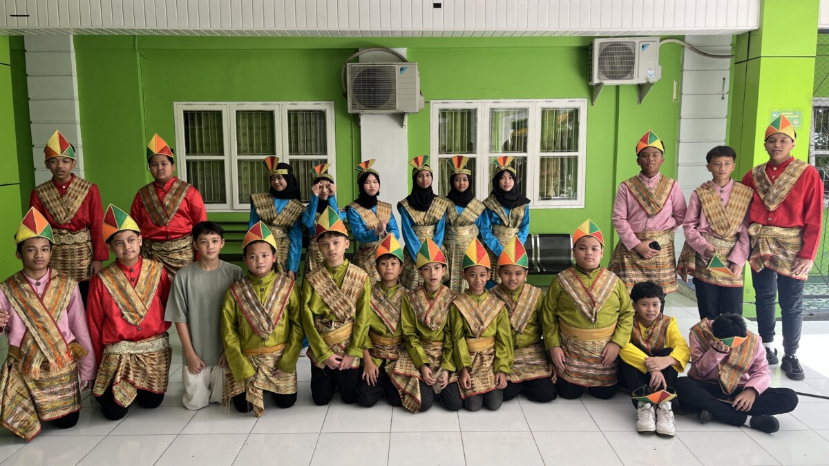 Kegiatan PENSI dan P5 SMP Islam Al Azhar 24 Hertasning Makassar