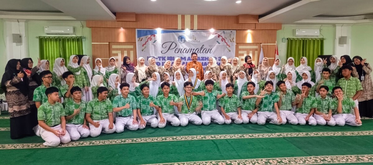 Semarak Kebahagiaan Warnai  Penamatan SMP Islam Al Azhar 24 Hertasning Makassar