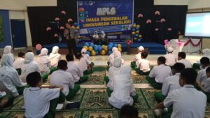 Memperkenalkan Lingkungan Baru: MPLS SMP Islam Al Azhar 24 Hertasning Makassar