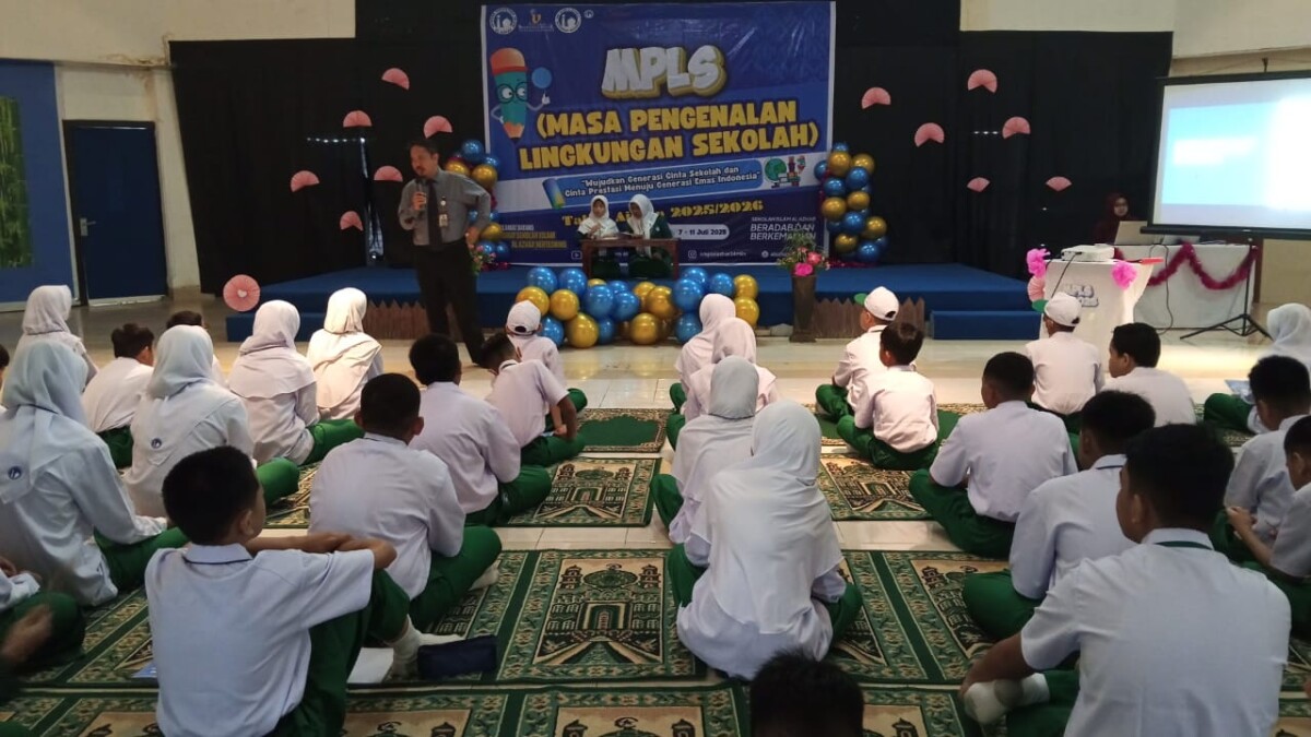 Memperkenalkan Lingkungan Baru: MPLS SMP Islam Al Azhar 24 Hertasning Makassar