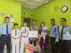 Wujud Kepedulian, BAZIS SDIA 34 Makassar Salurkan Bantuan untuk Anak Kurang Gizi dan Siswa Korban Kecelakaan