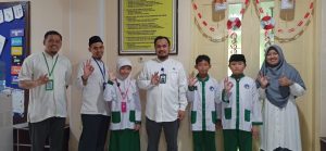 SD Islam Al Azhar 34 Makassar Apresiasi Siswa Berprestasi dengan Penghargaan The Best Student Term 1