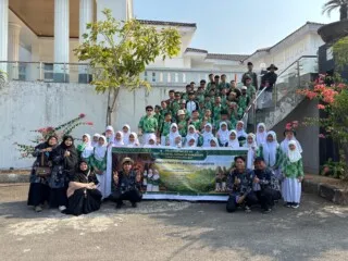 Eksplorasi Geopark Maros, Murid Kelas VII SMP Islam Al Azhar 24 Makassar Ikuti Fieldtrip Edukatif