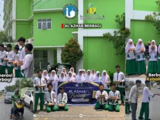 Al Azhar Berbagi, SMP Islam Al Azhar 24 Makassar Tanamkan Kepedulian Sosial kepada Murid